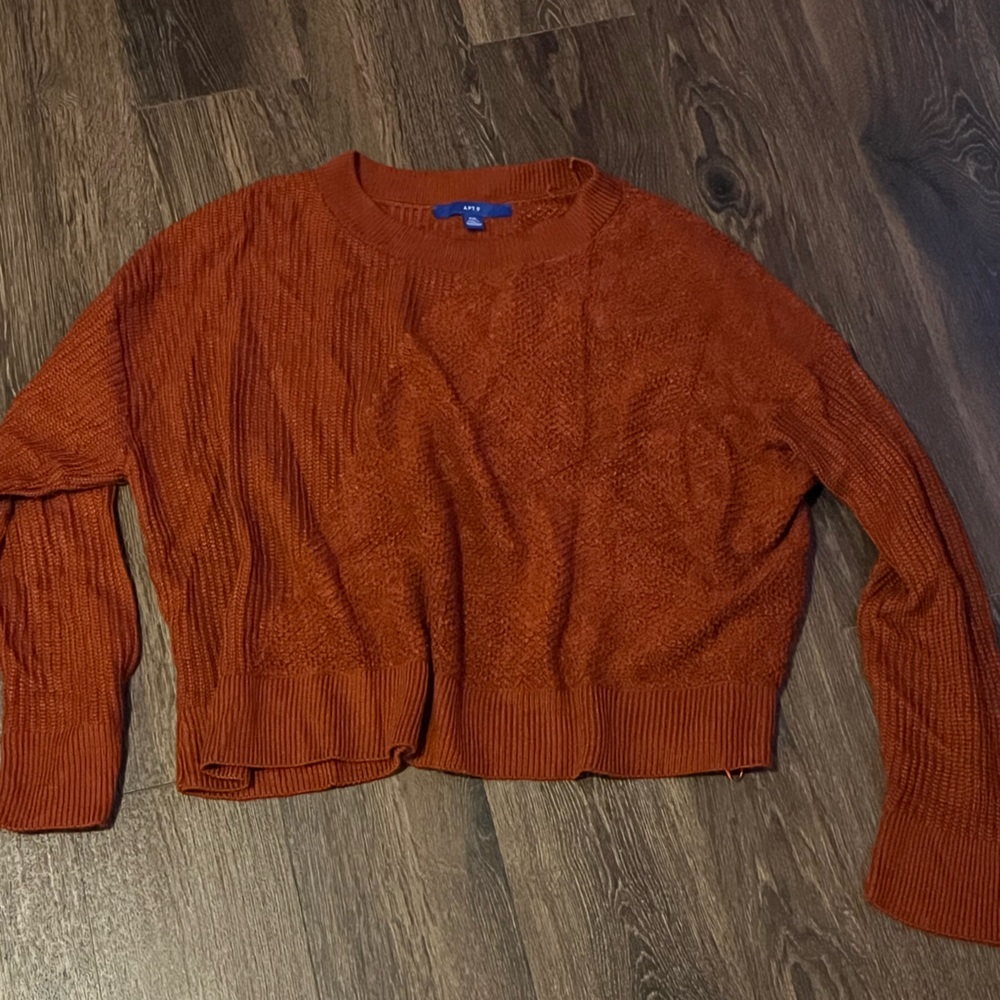Cute plus size orange Apt. 9 sweater like new